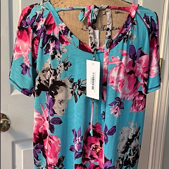 NWT Sew In Love Floral Top - Picture 2 of 2